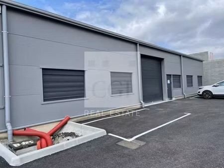 location commerce 440 m² à le pouzin (07250)