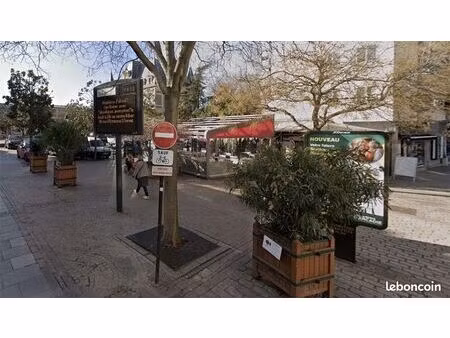 boutique 62 m² rueil malmaison