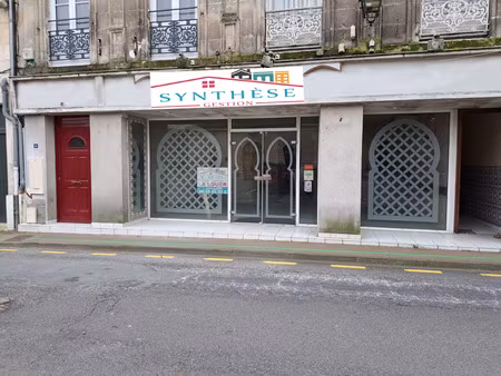 location commerce 3 pièces 142 m² à saintes (17100)