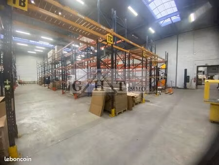 local industriel 4 542 m²