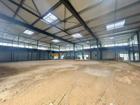 location local industriel 407 m² à louvres (95380)