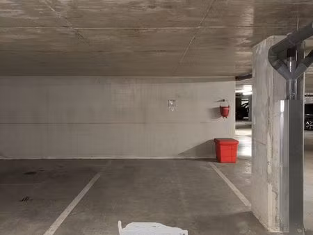place de parking stalingrad 33100