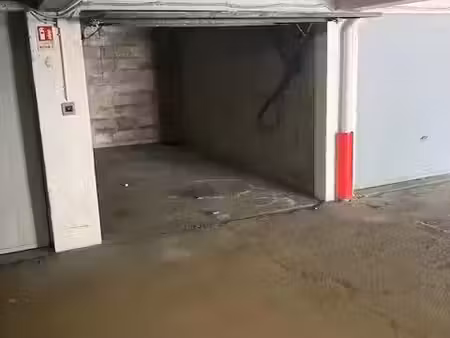 parking à louer - bourges (18) - 60€
