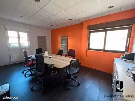 local commercial 143 m² le coteau