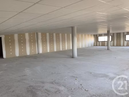 location locaux professionnels à montelimar (26200)  24 000 €