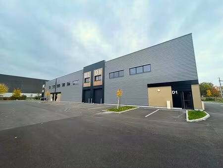 location local d'activités sainghin en melantois 7 673 m²