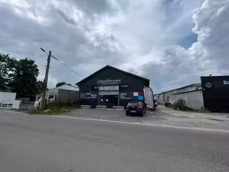 location local commercial