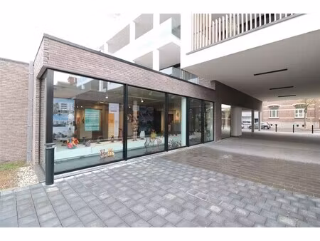 optimaal gelegen winkel- of kantoorruimte