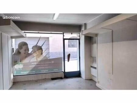 local 35 m²