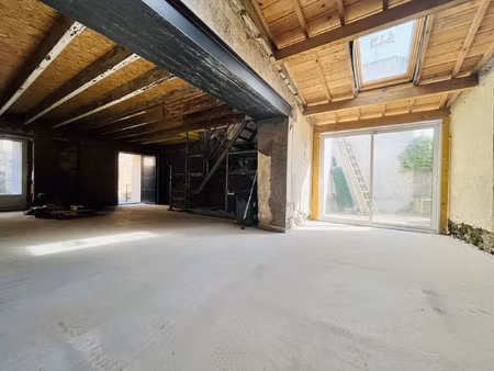 dans le bourg de brains - maison de 95 m2 avec jardin - a