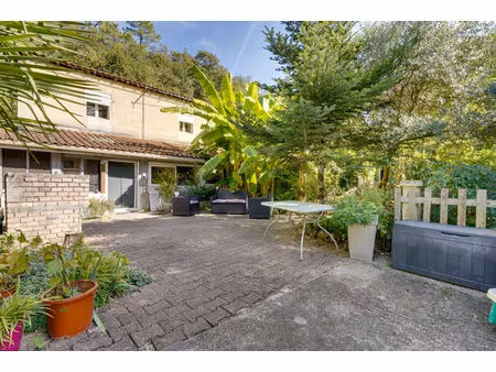 maison 8 pièces 170 m² avec garage et studio