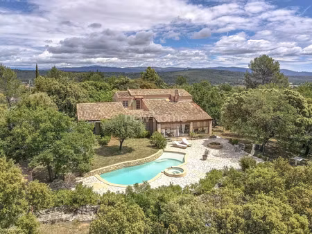 vente maison 7 pièces 179 m² fox-amphoux (83670)