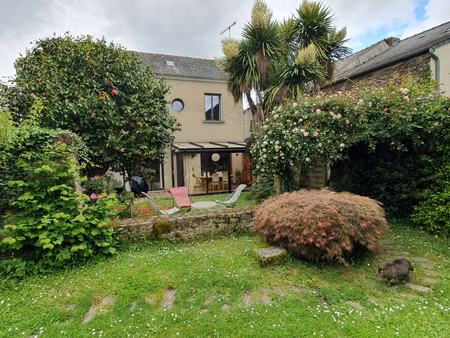 grande maison familiale centre bourg jardin clos sans vis à vis
