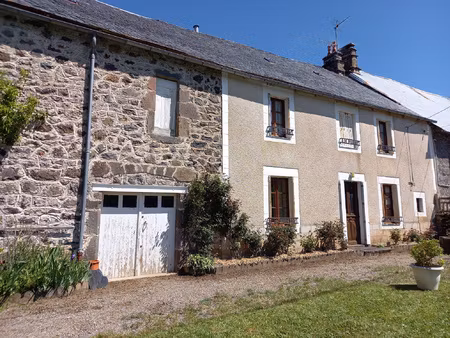 maison avec grange et étable  mitoyen d'un côté.