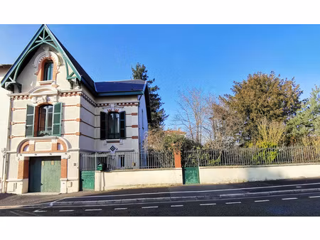 a vendre  a vichy  maison de 124 m2 avec garage/terrain