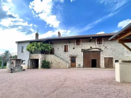superbe maison avec vue imprenable sur les monts du maconnais