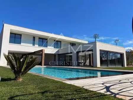 villa de luxe en location saint-cézaire-sur-siagne  france
