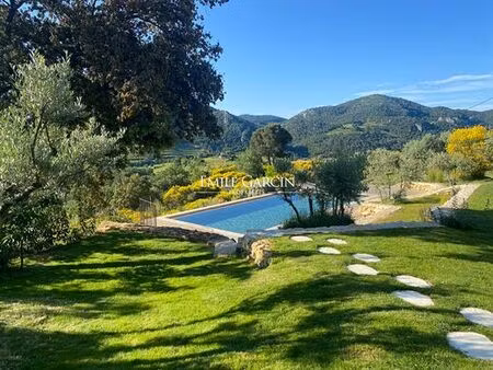 maison de luxe de 310 m2 en location suzette  provence-alpes-côte d'azur