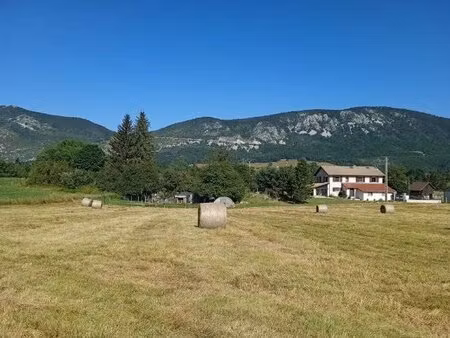 propriété sur le plateau du vercors sur 16846m²