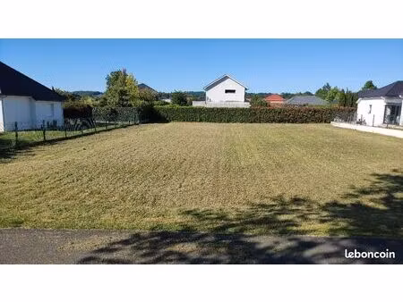 terrain nousty 1100m2