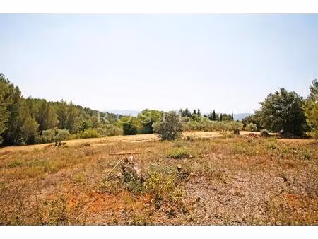 terrain constructible avec belles vues entre gordes et ménerbes