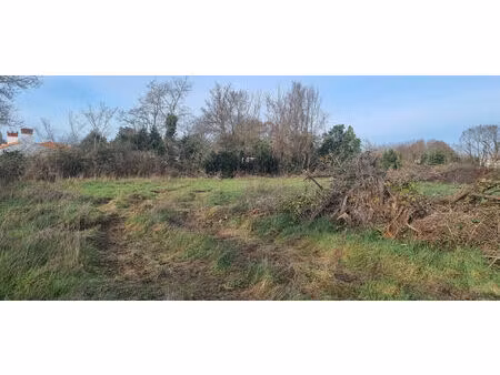 vente terrain  447.00m²  le fenouiller
