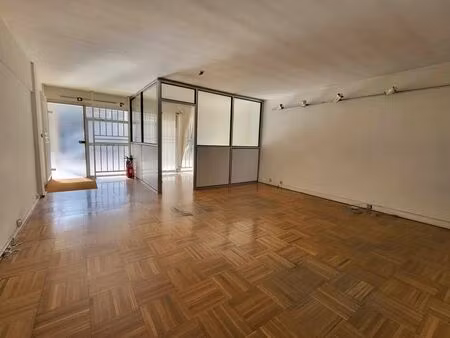 location local commercial 3 pièces 60m2 marseille 7eme (13007) - 900 € - surface privée