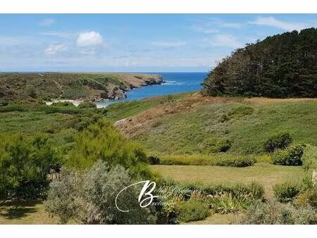 a vendre propriété unique à belle-île composée de 3 maisons face à la mer