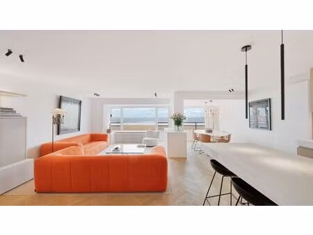 appartement luxueusement rénové sur la digue  à proximité d