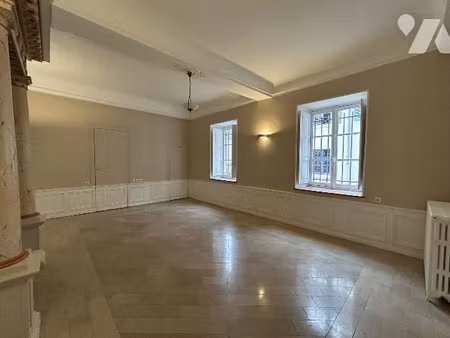 location locaux professionnels à beaune (21200)  1 950 €