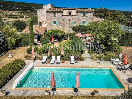 maison de luxe à vendre à viens : 1 300 000 € | 458m²