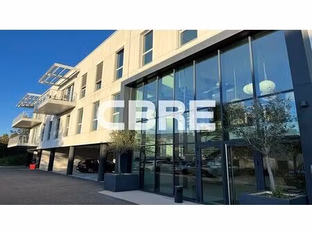location bureau biot 943 m²