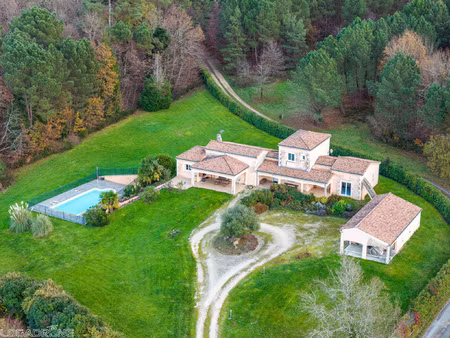 au bout d'un chemin avec vue exceptionnelle!