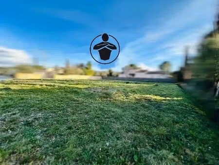 vente terrain 727 m2 à les matelles