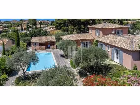 villa avec piscine et jardin rasteau (84)