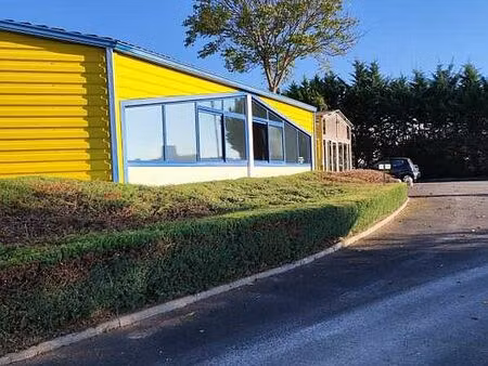 location local d'activités puymoyen 1 067 m²