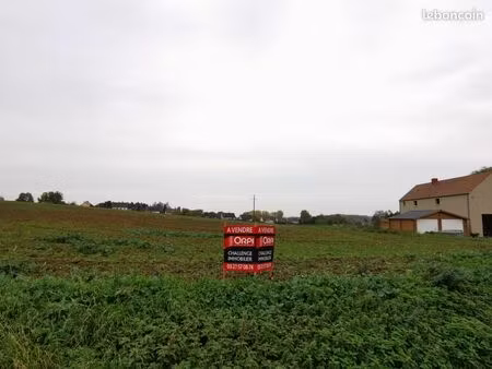 terrain 1 828 m² camelin