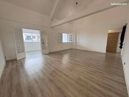 local commercial 106 m² sainte clotilde