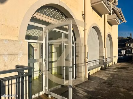 local commercial 65 m² montmorot
