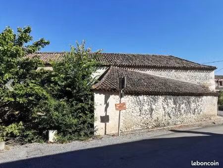 trés grande bâtisse