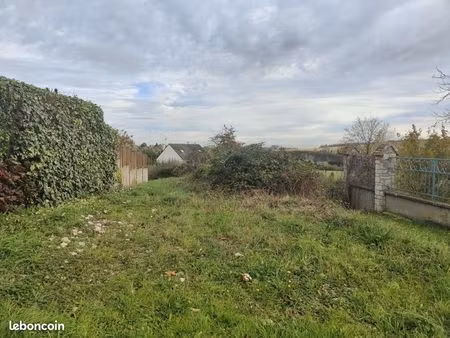 terrain 3 000 m² beauvais