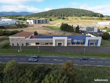 maison 8 pièces 2480 m²