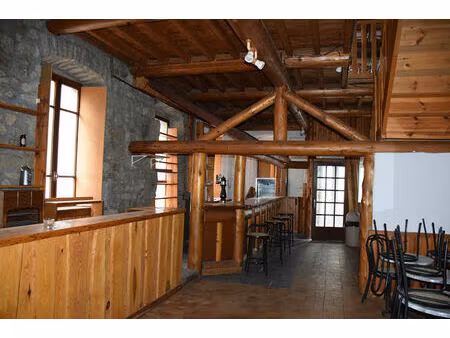 exclusivite ! immeuble de plus de 200 m2 dans le centre de grazac