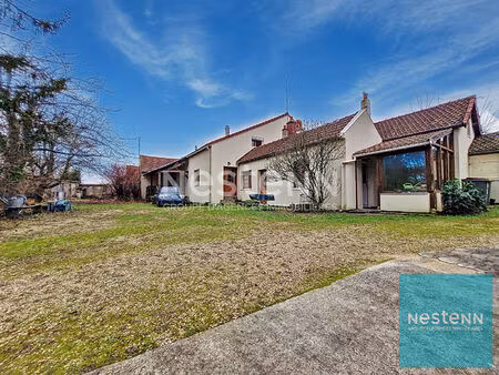 ensemble immobilier disposant de nombreuses possibilités d'aménagement à varennes sur sein