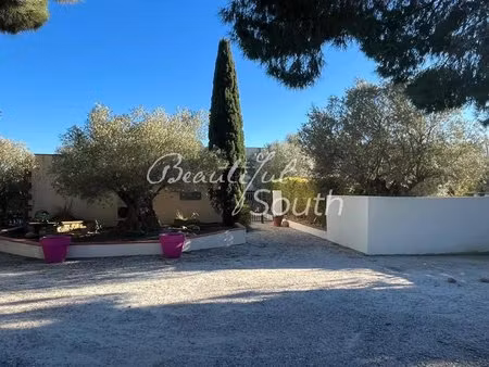propriete composee de 5 gites et d’une grande habitation privee  2 piscines sur terrain ar