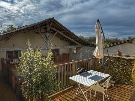 ? charmante propriété en pierre avec deux espaces de vie ?