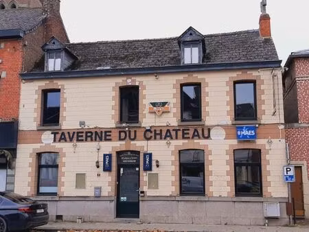 joli  confortable et très spacieux café-restaurant 