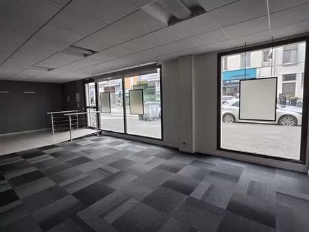 location bureau poitiers 157 m²