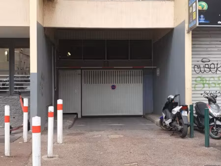 location garage 12 m² à marseille 3 (13003)