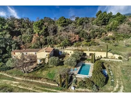 prestigieuse propriété de campagne de 370 m2 en location cabrières-d'aigues  france